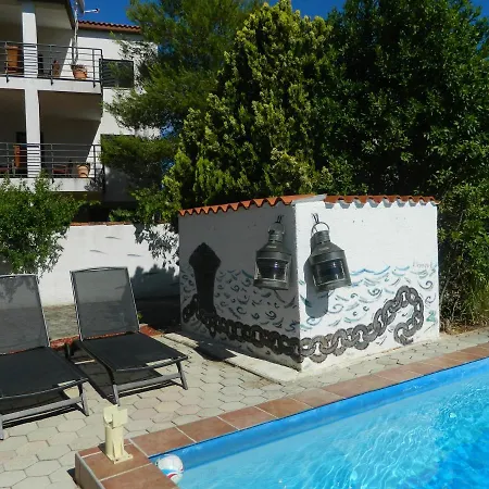 Apartments Vila Palma Medulin Exterior photo